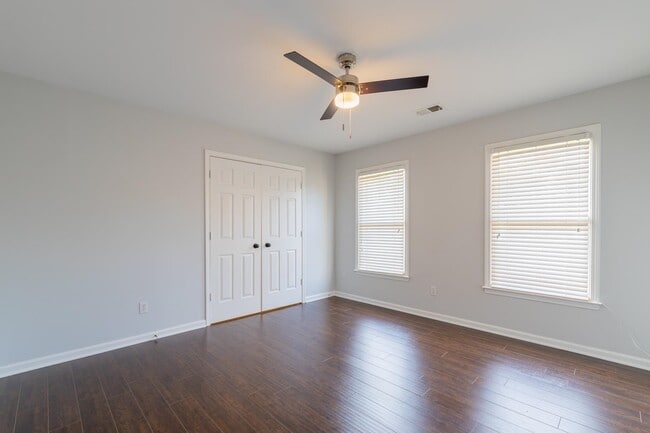 Building Photo - 10191 Wynmanor Dr