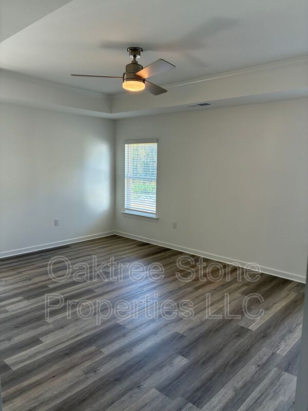 Building Photo - 3378 Skyland Dr