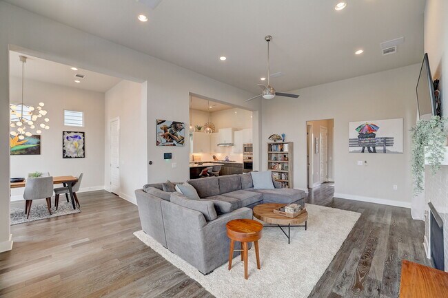 Building Photo - 6205 Seville Dr
