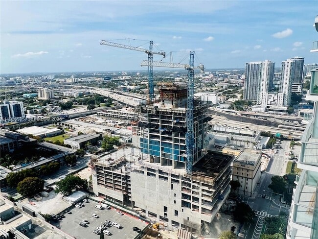 Building Photo - 851 NE 1st Ave