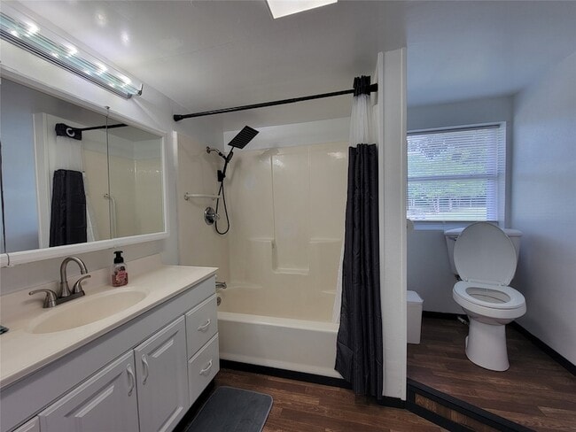 Building Photo - 1112 VZ Co Rd 1703