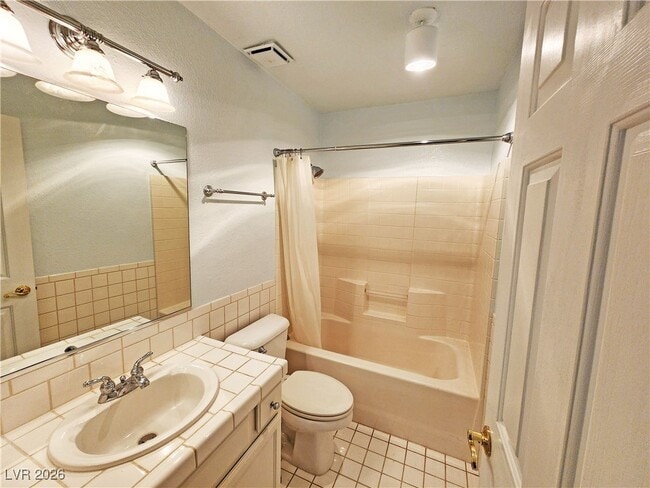 Building Photo - 2341 Yakima Ave