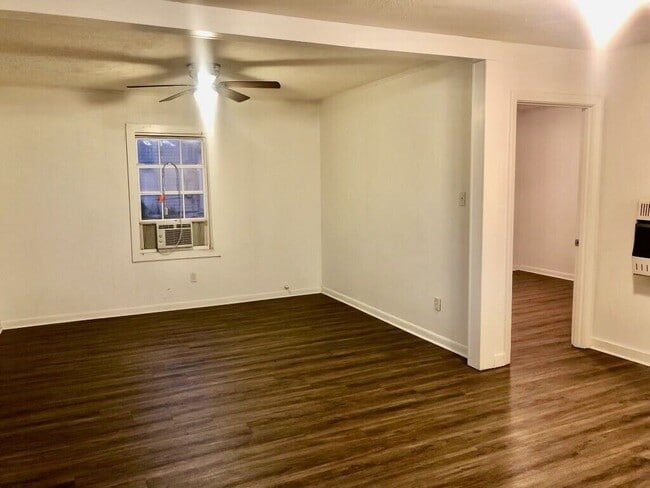 Building Photo - 1415 2nd St