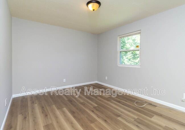 Building Photo - 221 Pattie Gap Rd