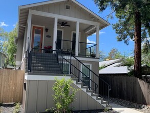 Building Photo - Magnolia Cottages