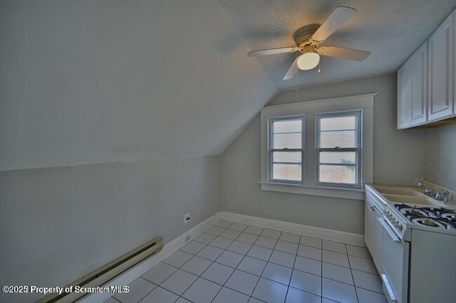 Building Photo - 2211 Brown Ave