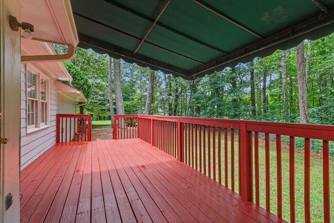 Building Photo - 3BR/2BA Ranch Home in Great School District Near Mall of Georgia!