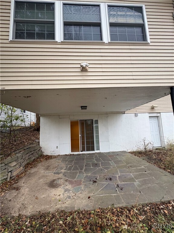 Building Photo - 215 Locksley Rd