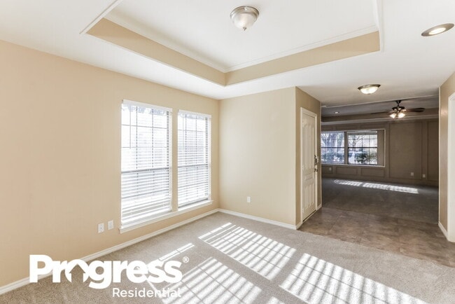 Building Photo - 5321 Greenbrook Dr
