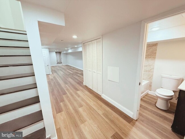 Building Photo - 714 Dolphin St