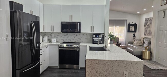 Building Photo - 2604 SW 188th Ave