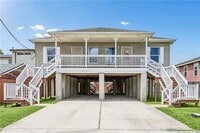 Building Photo - 5728 Marigny St