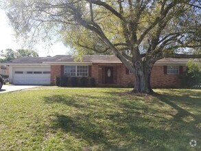 Building Photo - Spacious 3 Bedroom Home in Winter Haven