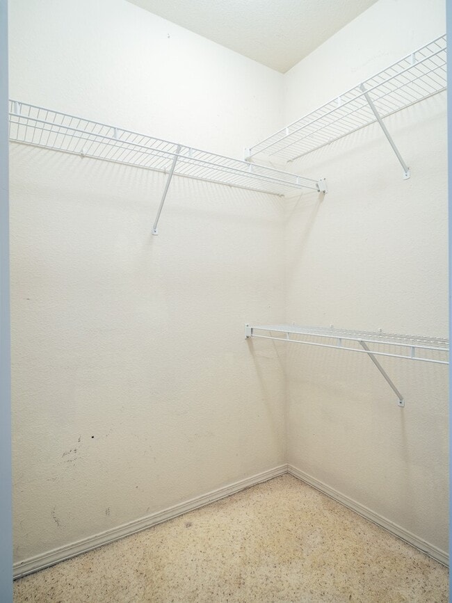 Building Photo - 440 Spicewood Trail