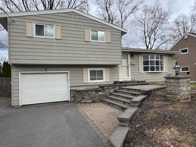 Building Photo - 7 Limetree Ln