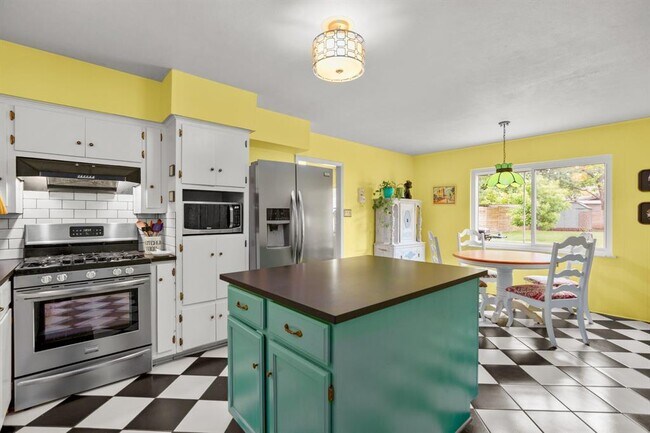 Building Photo - 408 Ramble Ln