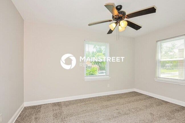 Building Photo - 3 Bedroom Pet-Friendly Home in St. Louis, ...