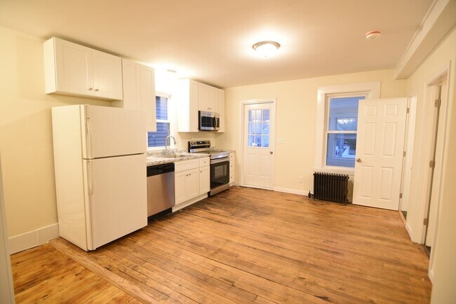 Building Photo - 20 11th St