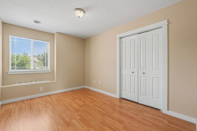 Building Photo - 18327 Buckeye Pl