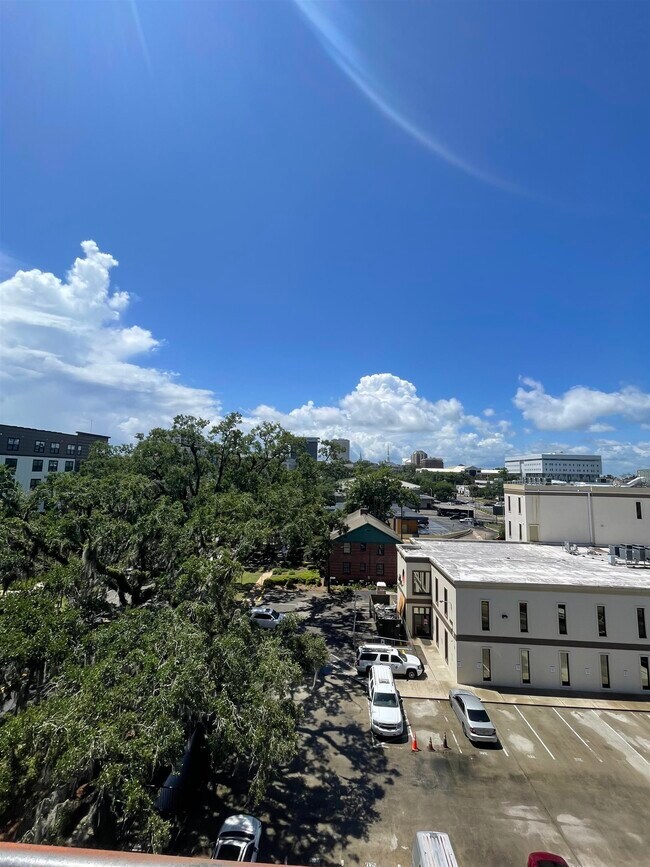 Building Photo - 420 N Adams St