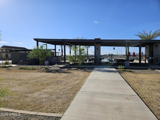 Building Photo - 3353 S Primrose
