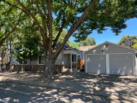 Building Photo - 2205 18th St