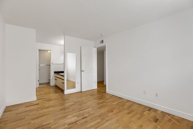 Building Photo - 2BD/2BA Condo in Can't beat Boulder Location!