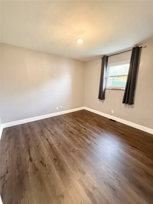 Building Photo - 76 Gatewood Ct