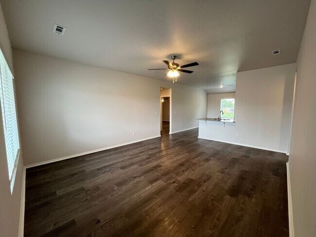 Building Photo - Now Leasing: Spacious 4-Bedroom, 2-Bath Home in Pea Ridge — Secure Your New Home Today!