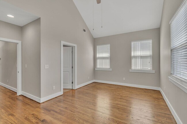 Building Photo - 4 BR with amenities in The Nations~
