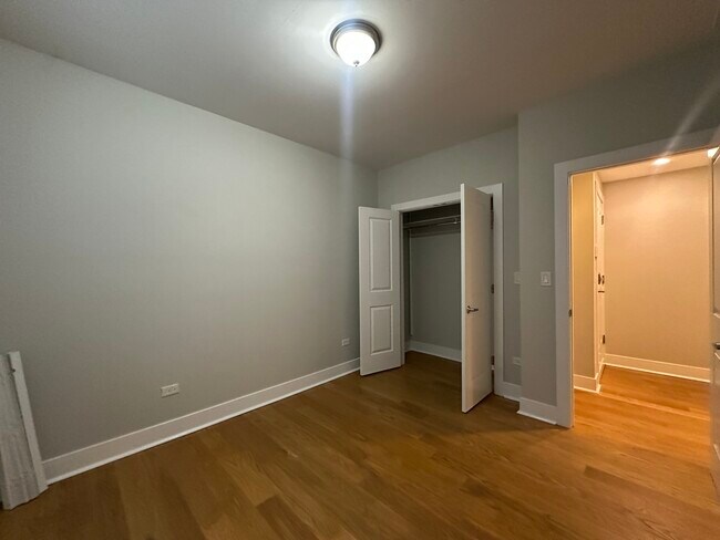 Building Photo - 1263 N Honore St