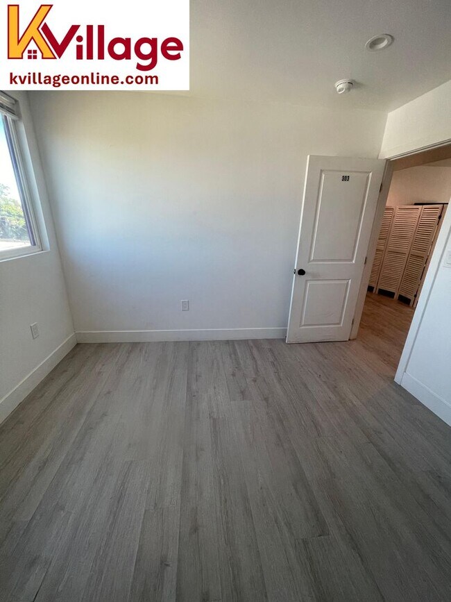 Building Photo - Convenient, Affordable Co-Living near USC