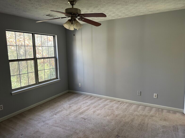 Building Photo - 1057 Rock Creek Ln