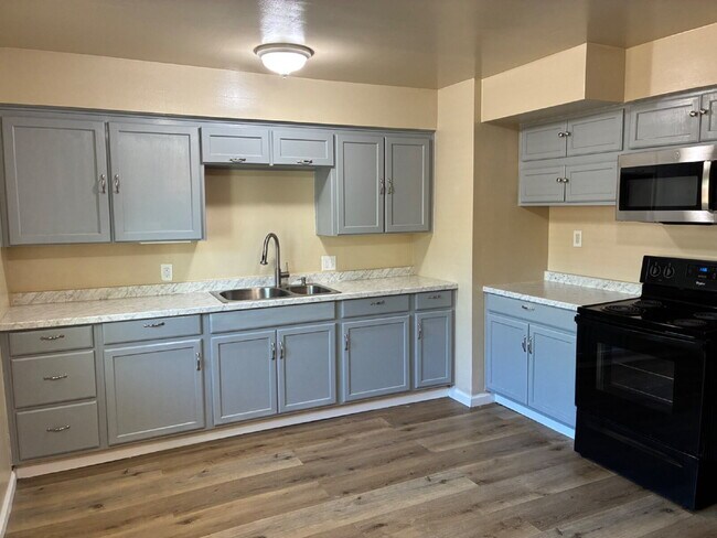 Building Photo - 2653 Agnes Way