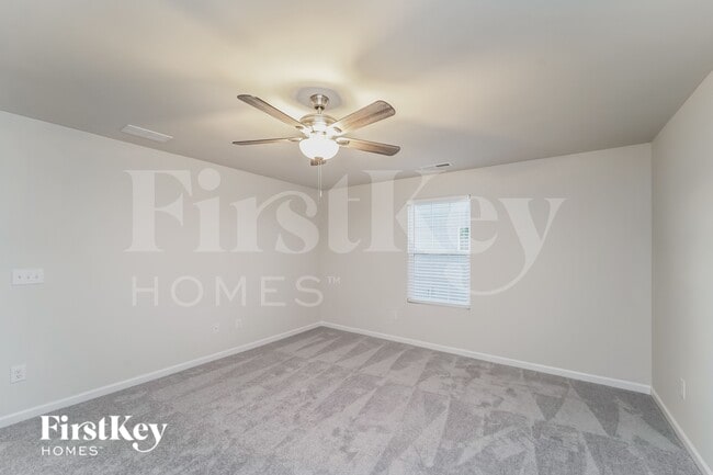 Building Photo - 388 Hollingswood Dr