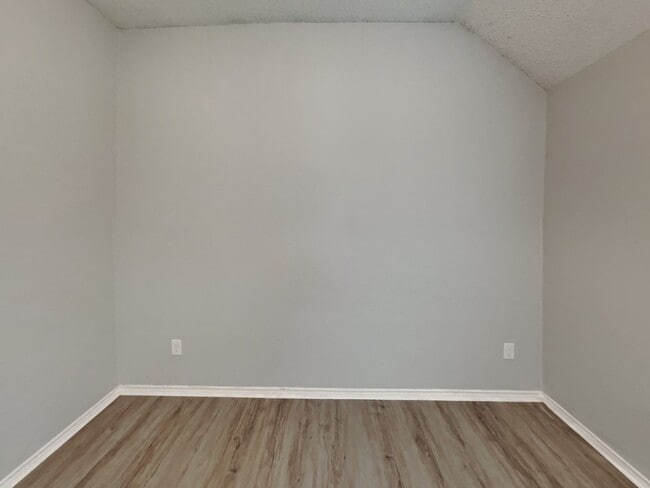 Building Photo - Beautiful 4BR Home in Denton with Fireplace, Fenced Yard & Garage