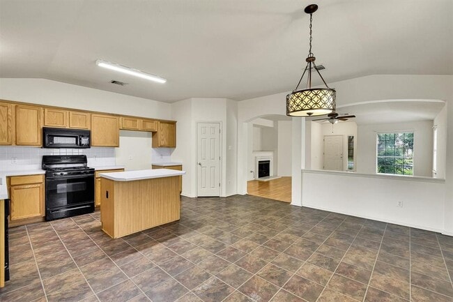 Building Photo - 17405 Bottle Springs Ln