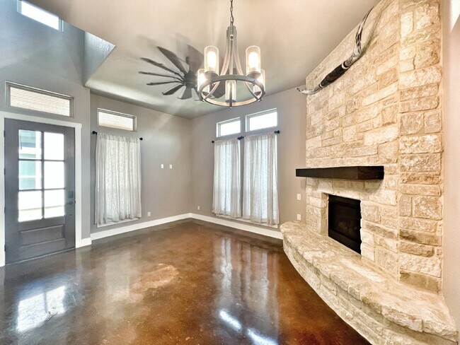 Building Photo - Gorgeous Custom-Built Home in Gated Commun...