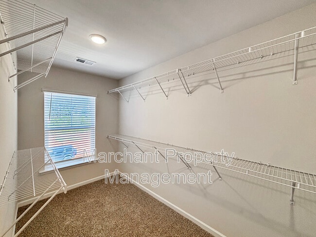 Building Photo - 119 Stoneview Way