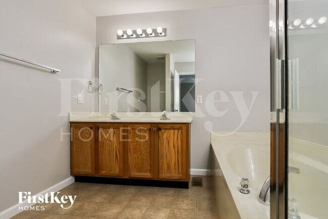 Building Photo - 519 Cottage Crossing