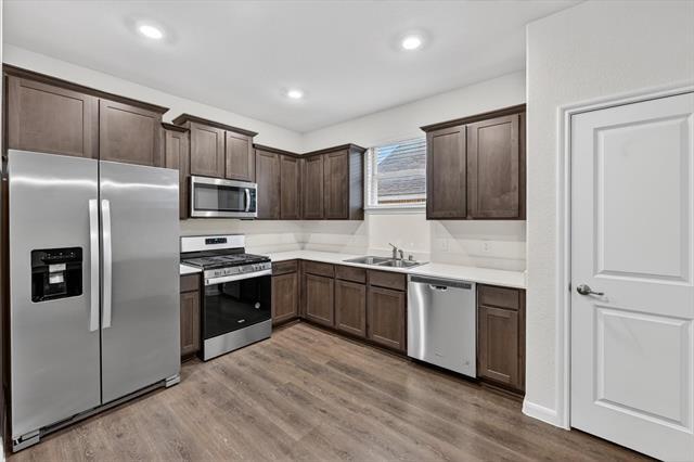 Building Photo - 3955 Oak Crk Cir