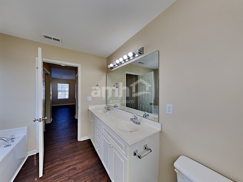 Building Photo - 7036 Spanglers Spring Way