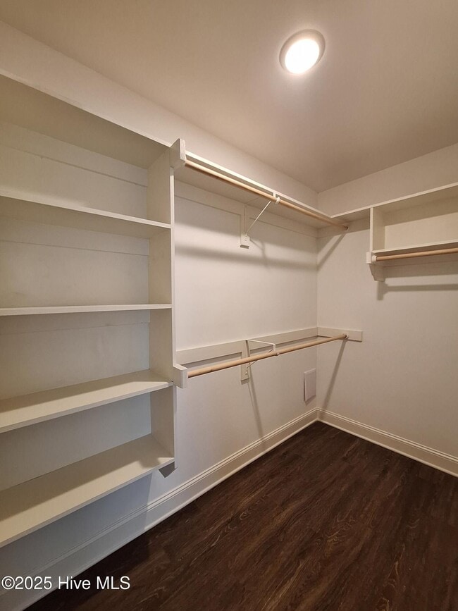 Building Photo - 1512 Penncross Dr