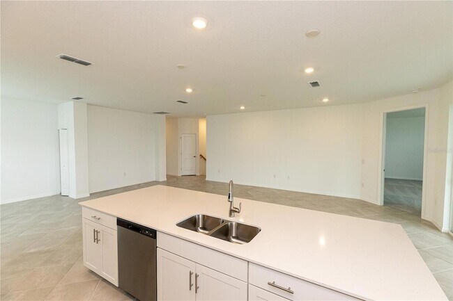 Building Photo - 16572 Kingwood Ln