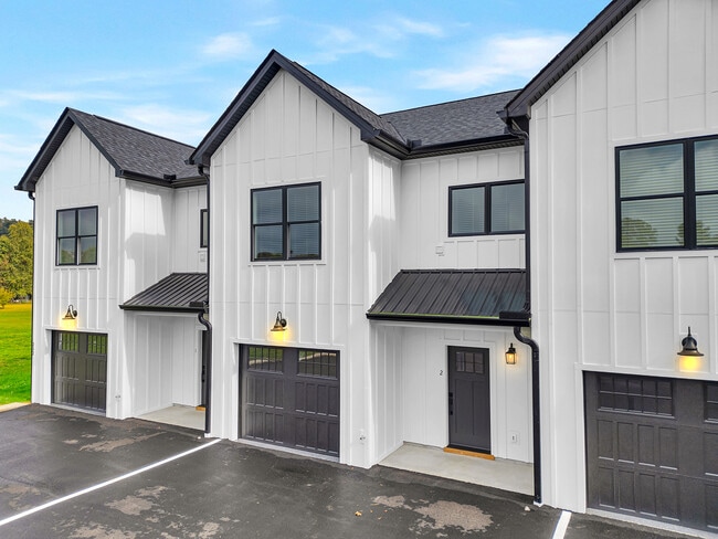 Building Photo - 252 River Valley Cir