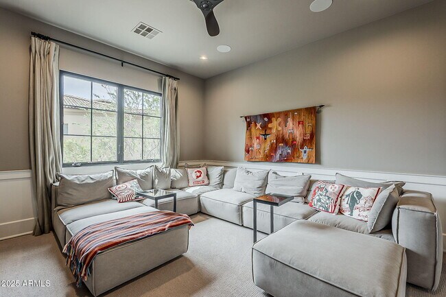 Building Photo - 12016 N Sunset Dr