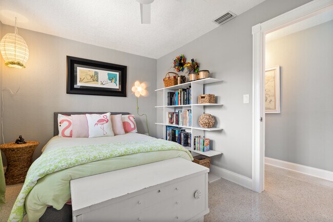 Building Photo - 4056 38th Way S