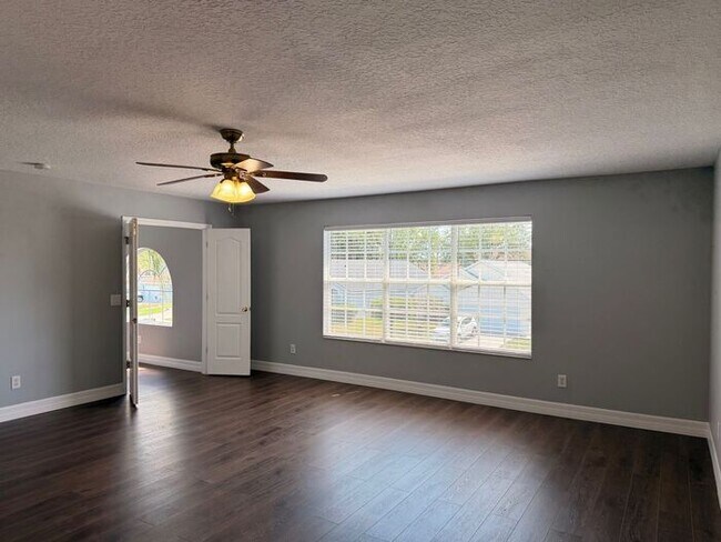 Building Photo - 4BR/2.5BA Home in Hunters Creek – Palma Vista Community – Available Now!