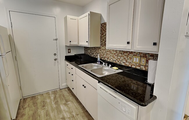 Building Photo - 1954 Conway Rd