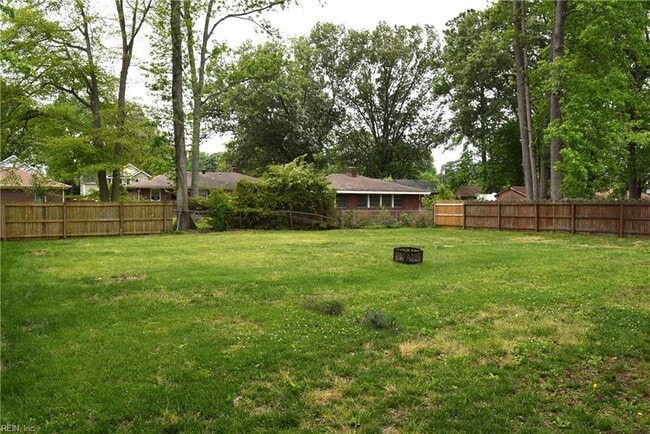 Building Photo - 1312 Sparrow Rd